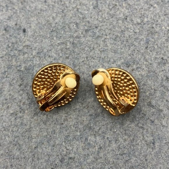 Jaclyn Smith Clip On Earrings As Is Pearl Gold Round Domed Classic Retro Vintage - Picture 6 of 7